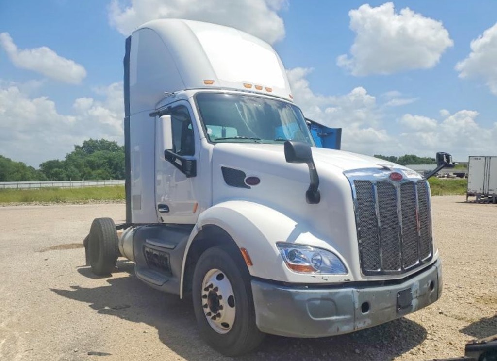 Large commercial truck fleet